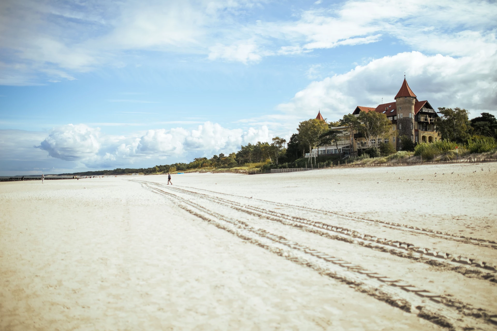 Noclegi przy plaży w Łebie 